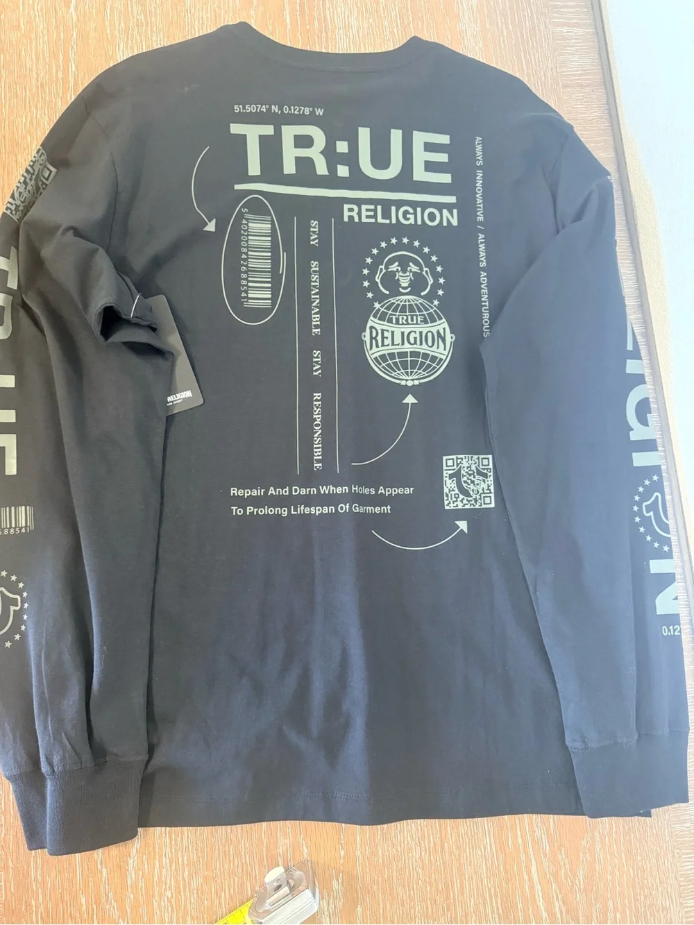 True Religion Men's Black Graphic Long-Sleeve Tee. Size Large